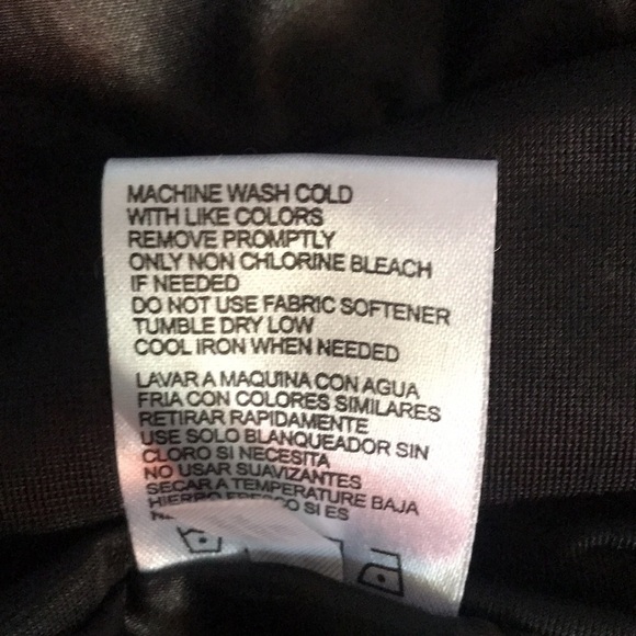 Andrew Marc burgundy and black quilted puffer zip up vest - Picture 9 of 9